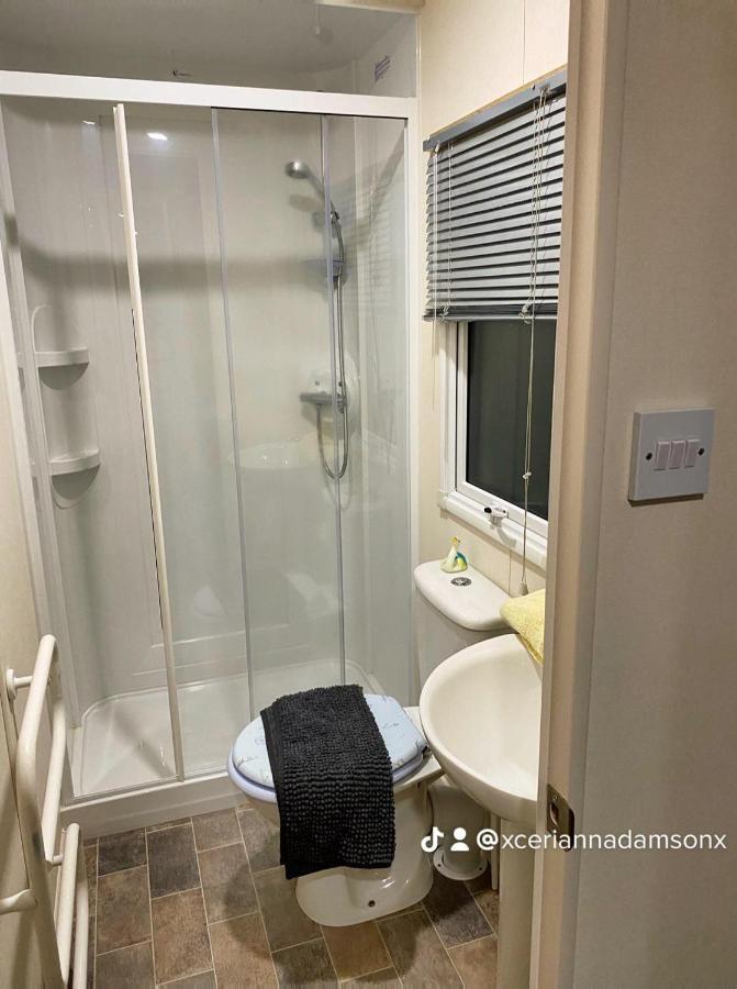Presthaven Sands Hotel Prestatyn Bagian luar foto